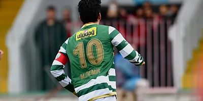 Bursaspor’un kaptanı Muhammet Demir 100’ler kulübünde!