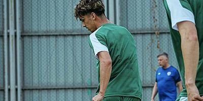 Bursaspor'un yeni transferi idmana çıktı!
