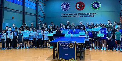 Bursa Büyükşehirli raketler madalyaya doymuyor