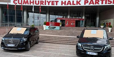 CHP'de iki lüks minibüs satışa çıkarıldı