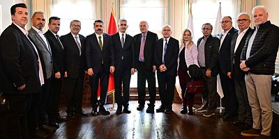 ‘Dünya Altüst Olurken Balkanlar’ paneli Bursa'da büyük ilgi gördü