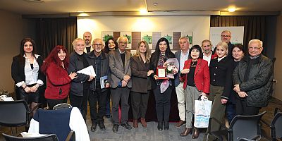 Dünya Şiir Onur Ödülü Nisa Leyla’ya verildi