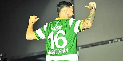 Dünyaca ünlü sanatçıdan Bursaspor paylaşımı; GELİYORUZ...