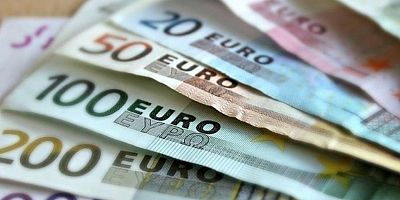 Euro 3 ayın dibine geriledi