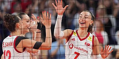 Finaldeyiz finalde; Filenin Sultanları tarih yazıyor