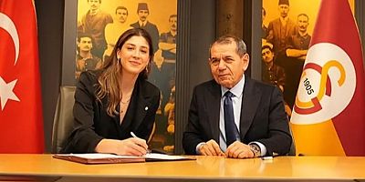 Galatasaray'da merakla beklenen imza atıldı!
