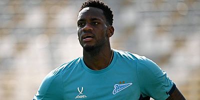 Galatasaray, Jhon Duran'ı geri plana attı