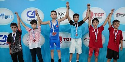 Geleceğin şampiyon güreşçileri Yıldırım’da yetişiyor