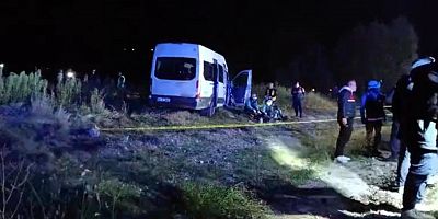 İki işçi servisi ile iş makinası çarpıştı: 1 ölü, 15 yaralı