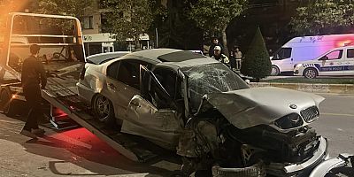 İki otomobil çarpıştı: 4 yaralı