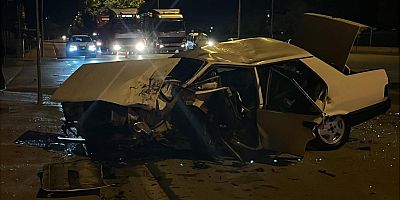 İki otomobil çarpıştı: 5 yaralı