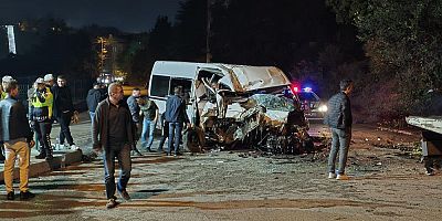 İşçi servisi elektrik direğine çarptı: 6 yaralı