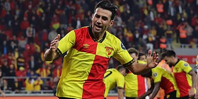 İsmail Köybaşı futbolu bıraktı!