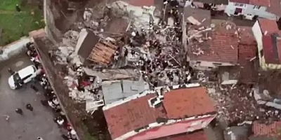 İstanbul'un göbeğinde korkunç olay; Bina çöktü!