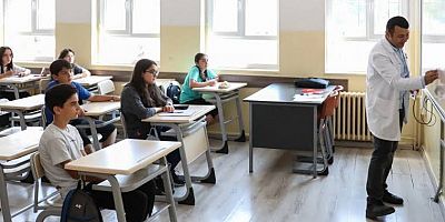 İstanbul Valiliği'nden okullarda mescit düzenlemesi: Yeni okullarda zorunlu, mevcut okullarda uygun alanlar dönüştürülecek
