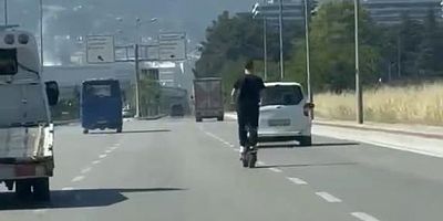 Kask yok, koruyucu ekipman yok; Bursa trafiğinde tehlikeli anlar...