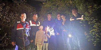 Kaybolan aileyi jandarma ekipleri kurtardı