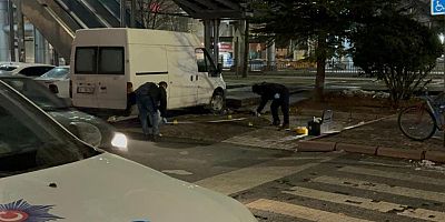 Kıyafetlerine laf etti, bıçakladı: 3 yaralı