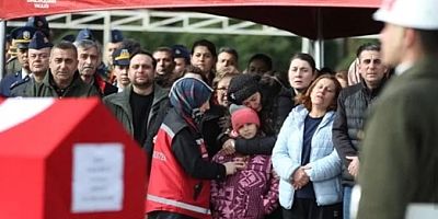 Kızı kahraman babasına son kez böyle baktı!