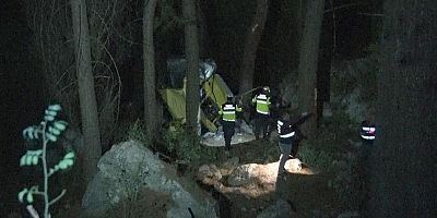 Kontrolden çıkan araç uçuruma yuvarlandı: 2 ölü, 4 yaralı