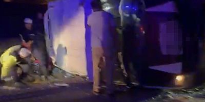 Minibüs otomobille çarpıştı: 1 ölü, 7 yaralı