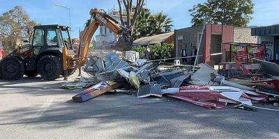 Mudanya meydandaki o büfe yıkıldı!