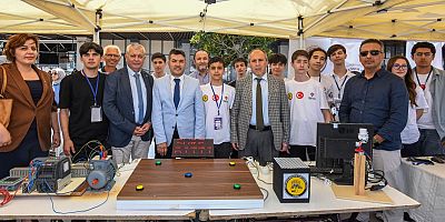 Öğrencilerin bilimsel projeleri Osmangazi Meydanı’nda sergilendi