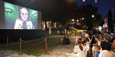 Osmangazi'de açık havada sinema keyfi