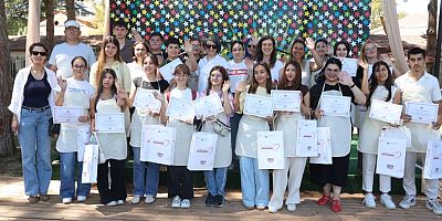 Osmangazi'de gençler gıdanın izlerini sanata taşıdı