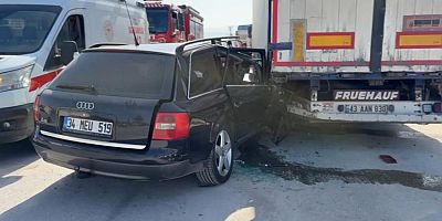 Otomobil tırın dorsesine saplandı: 1 yaralı