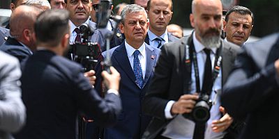 Özgür Özel ve ekibi Parti Meclisi’nden istifa ediyor