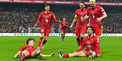 Romanya'yı devirdik; Bizim Çocuklar artık finalde...