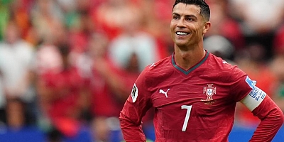 Ronaldo bir kez daha tarihe geçti