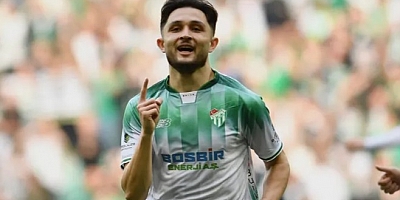 Sen neymişsin be Salih; Bursaspor yeni transferleriyle coştu!