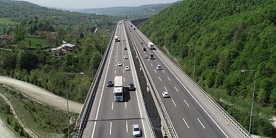Sıcak havada uzun yola çıkacaklara hayati tavsiyeler