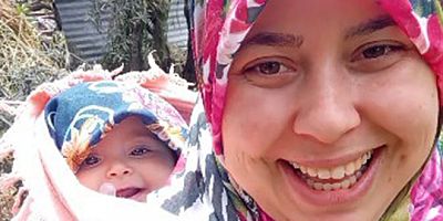 Sosyal Medyanın gülümseten ikilisi: Anne ve 7,5 aylık kızı gündem oldu