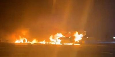 Trafik kazasında 2 otomobil alev topuna döndü