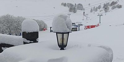 Uludağ 23 Nisan’da bembeyaz oldu