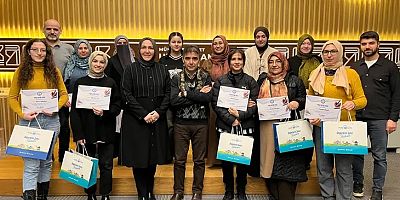 Yazı Atölyesi Bursa'da ilk mezunlarını verdi
