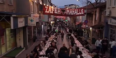 Zafer ve Namıkkemal gençleri yine yaptı yapacağını; 3 bin kişilik iftar
