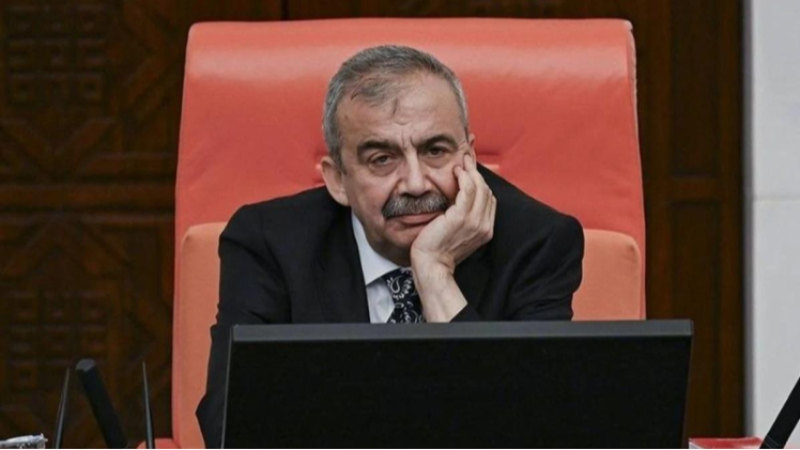 Terör örgütü PKK kendini feshetti; Sırrı Süreyya Önder detayı...