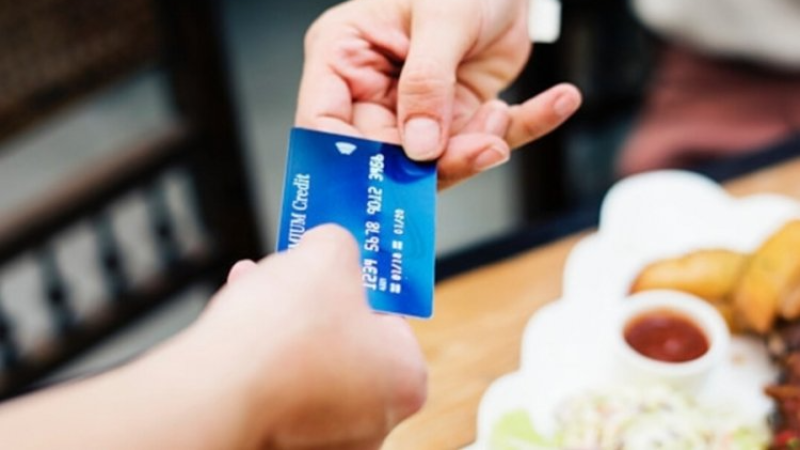 Ticaret Bakanlığı'ndan 5 yemek kartı şirketini affetmedi