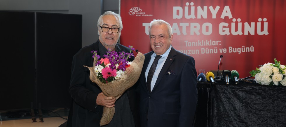 Tiyatronun dev ismi Bursa'da; Büyük ilgi gördü...