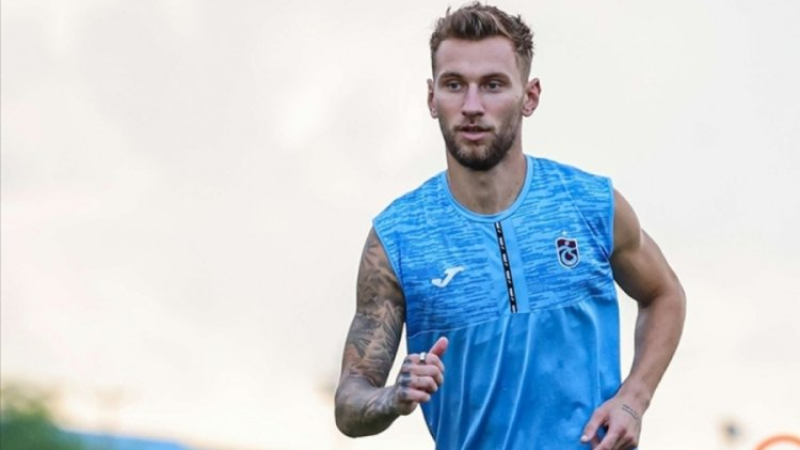 Trabzonspor'dan ayrıldı, İstanbul'un yolunu tuttu