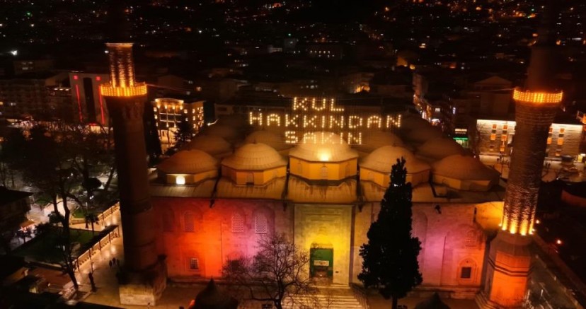 Ulu Cami’de Ramazan mahyası: 