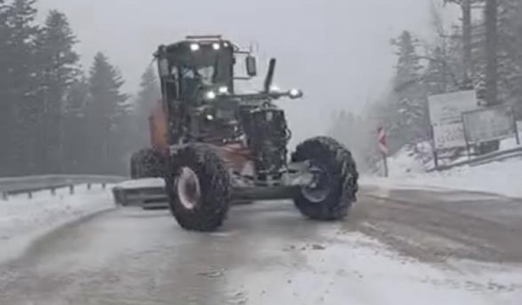 Uludağ'da kar sürprizi; Her yer bembeyaz...