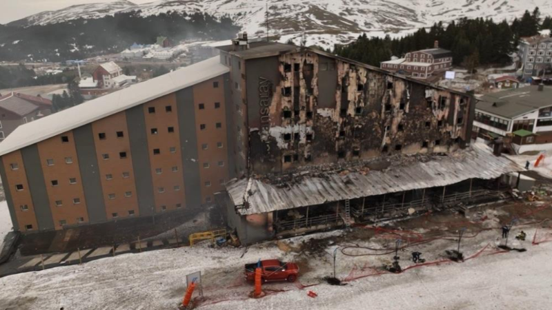 Uludağ'da yanan otelle ilgili kafa karıştıran olaylar!