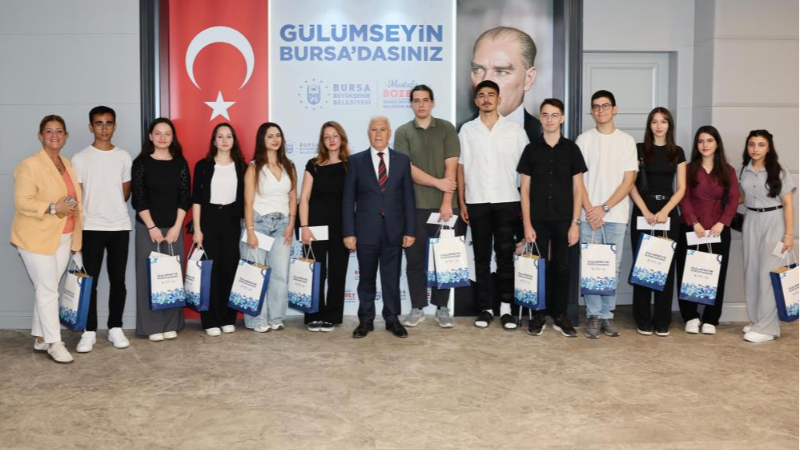 Üniversite hayalleri Bursa Büyükşehir'le gerçeğe dönüştü