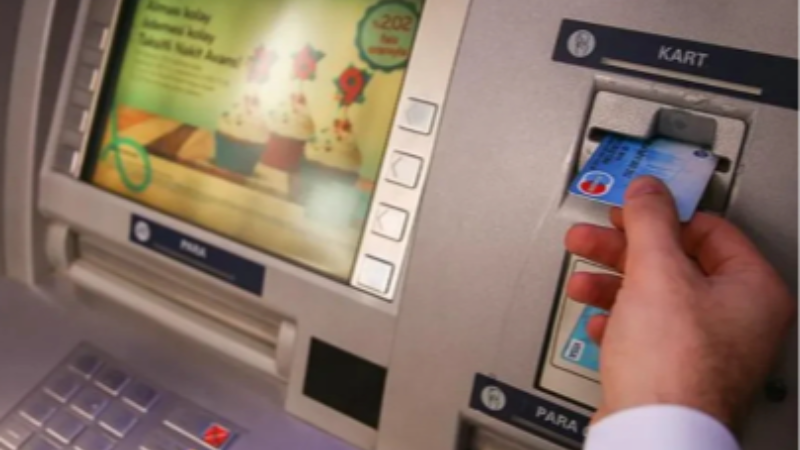 Vatandaş tepki gösterdi, bankalar geri adım attı