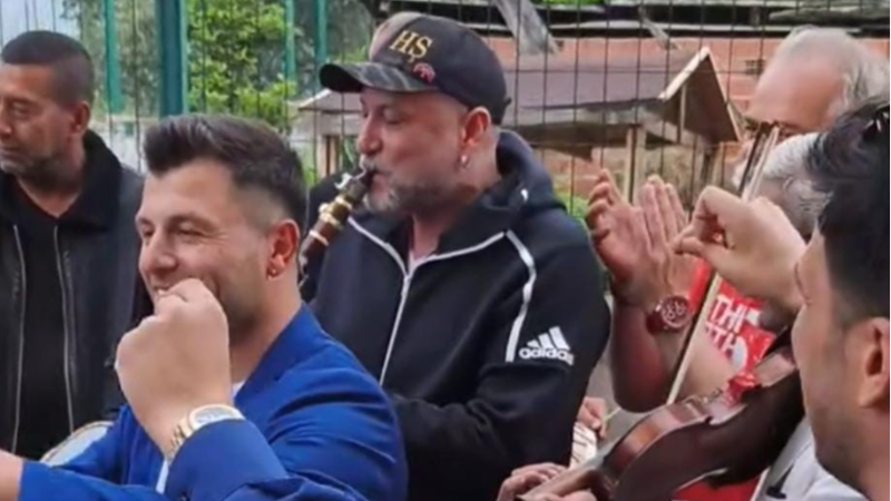 Vefalı dost Hüsnü Şenlendirici düğün için Bursa'daydı!